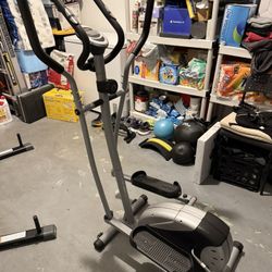 Upright Elliptical Fitness Machine - Máquina Elíptica 