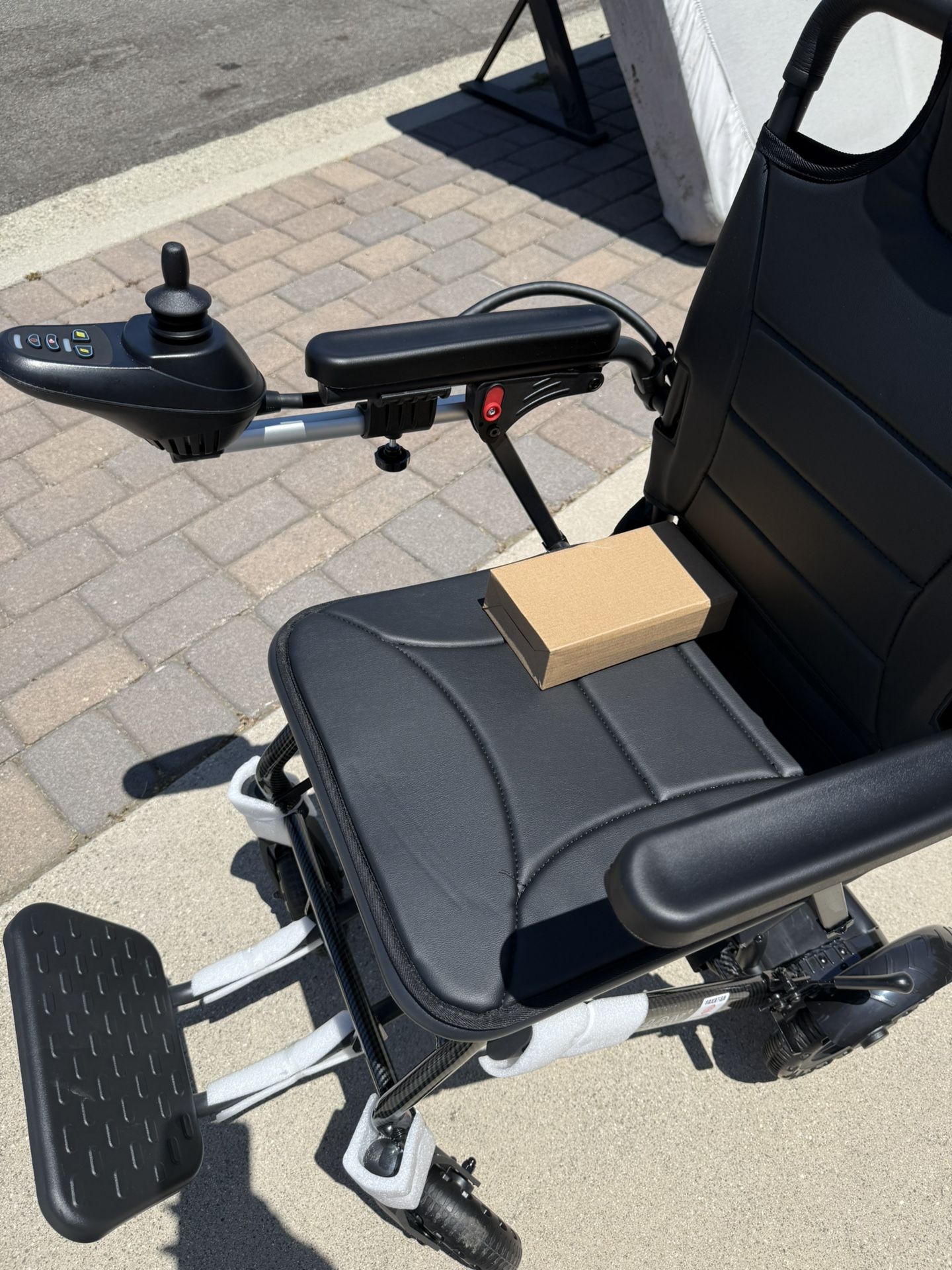 Lightweight Foldable Electric Wheelchair