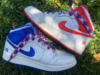 Jordan 1 Mid Sneakers