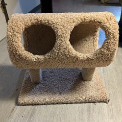 Low cat hide away/ carpeted scratcher