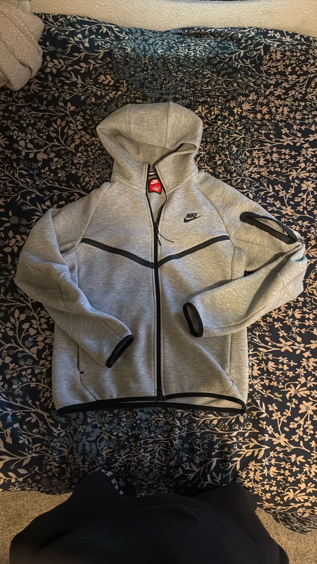 Grey Nike Tech Fleece