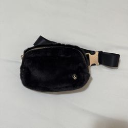 LULULEMON Everywhere Belt Bag Plush Fleece