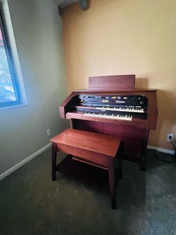 Lowrey Organ 1977 VINTAGE