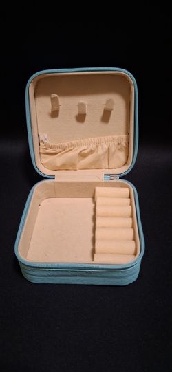 Jewelry box