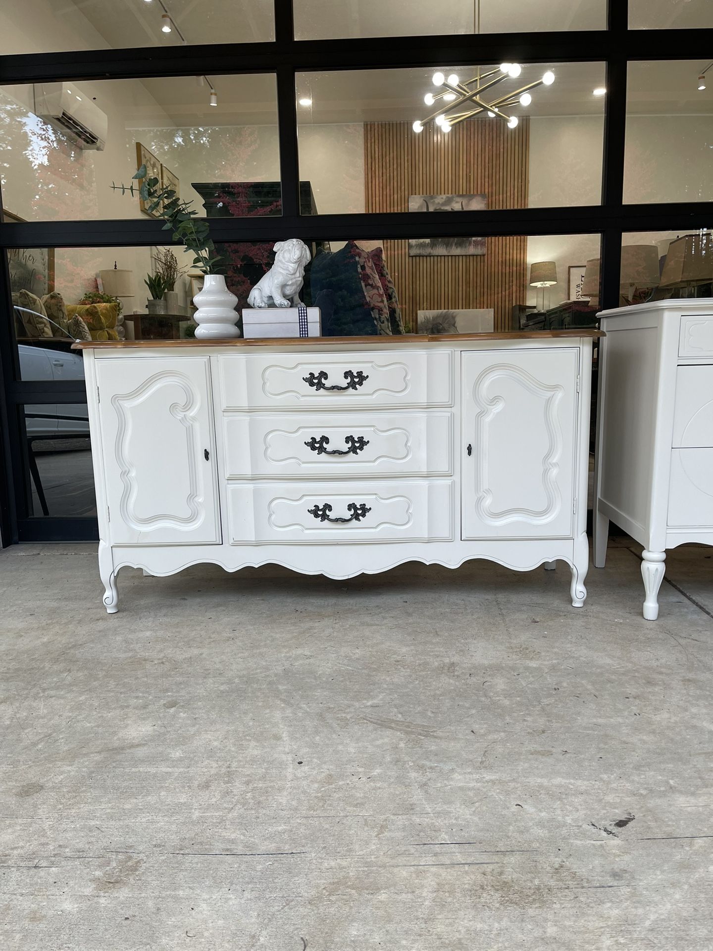 French Provincial White Dresser, Buffet, Credenza Or Tv Stand