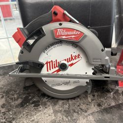 MILWAUKEE 7 1/4” CIRCULAR SAW