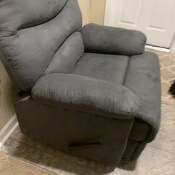 Recliner Chair  Condition: New Pick up location: Powder Springs Ga 30127  Asking price $300.00 or best offer 