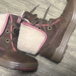Keen Women’s Boots Insulated  Sz Us 6 Preowned 