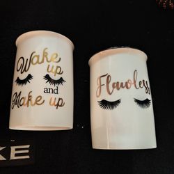 MAKEUP CUP BRUSH HOLDERS 