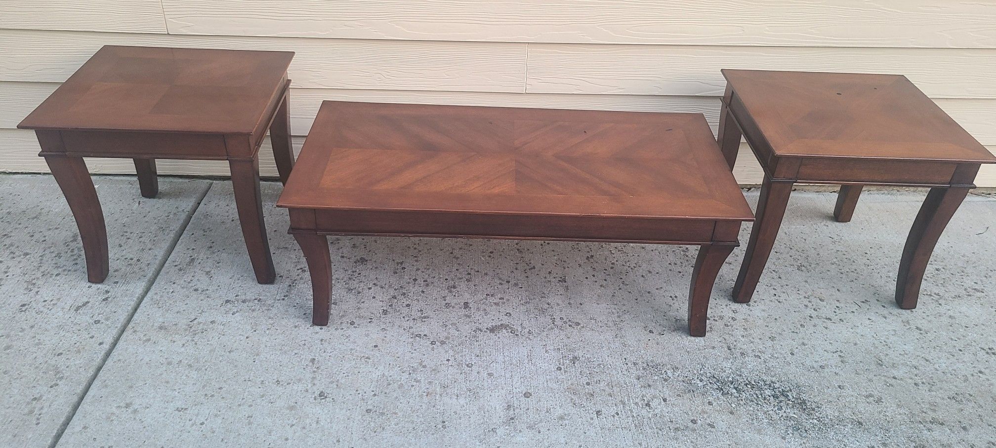 Coffee tables set