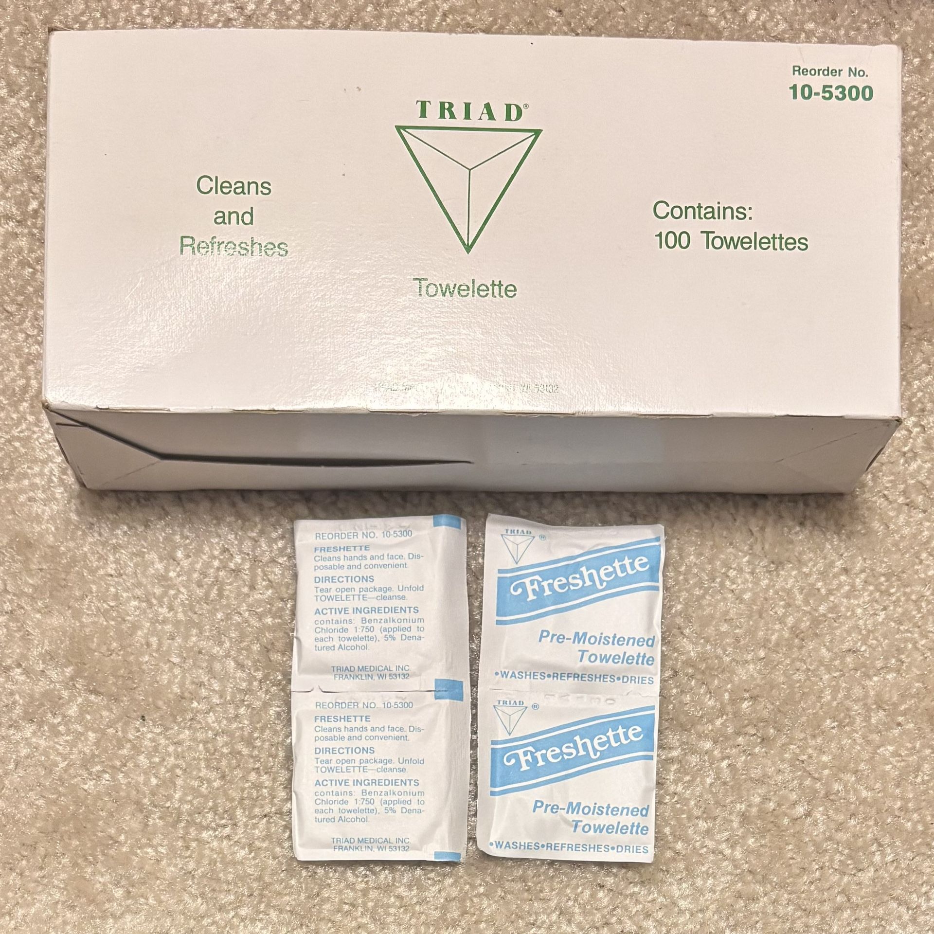 100 Packets Of Premoistened Towlettes Cleans And Refreshes