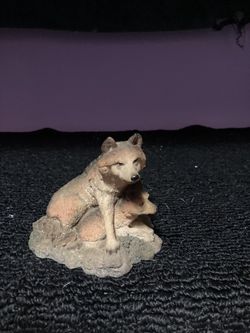 Wolf And Cubs Figurine