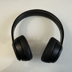  Beats  Wireless Headphones- Like New