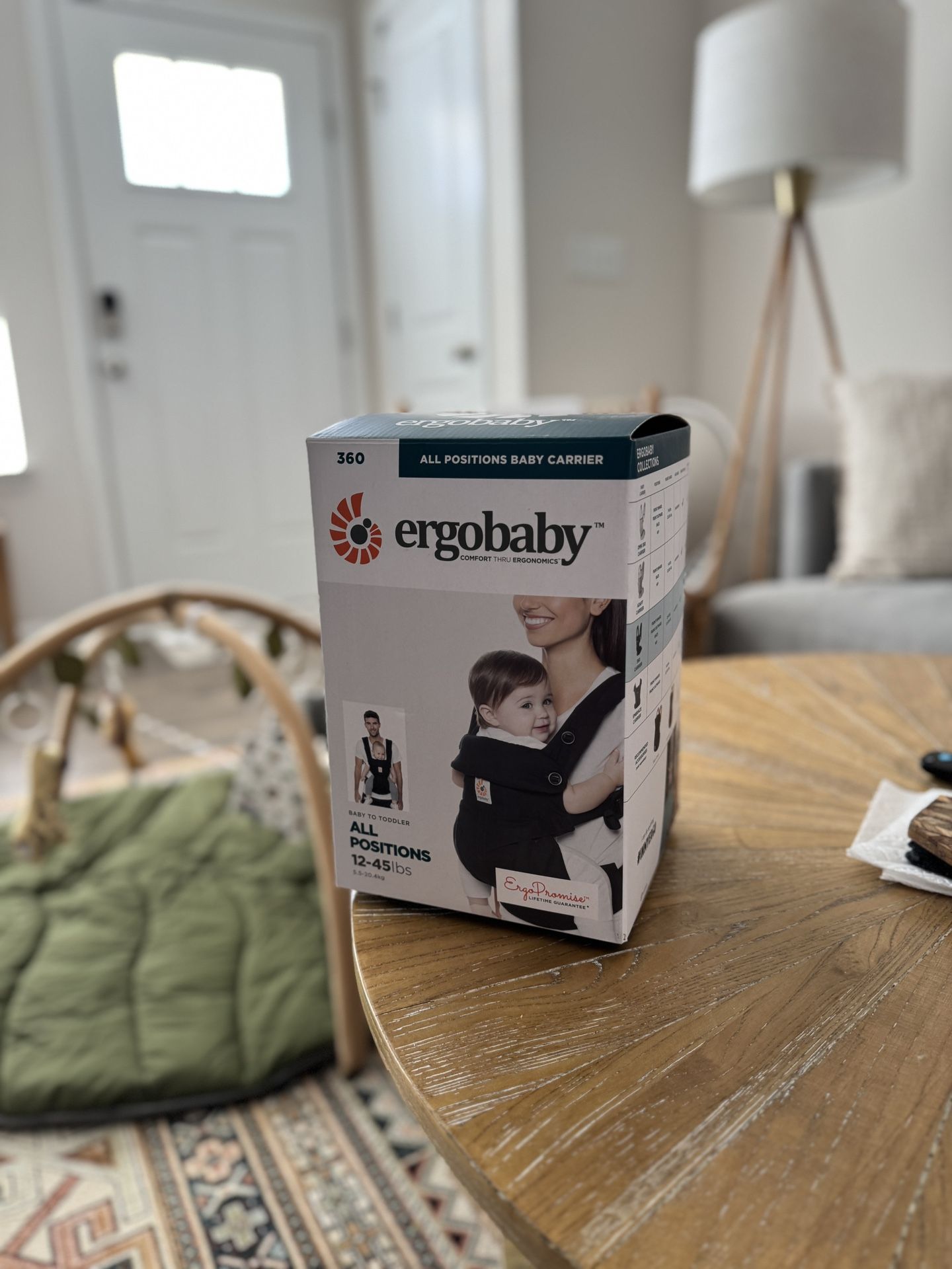 BRAND NEW Ergobaby 360 baby carrier mesh