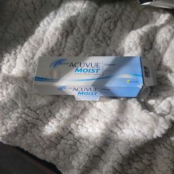 90 Count 1 Day Acuvue Moist Contacts -3.00