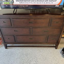 Thomasville Bedroom Dresser Credenza Large Drawer Cabinet (can be used as TV stand)