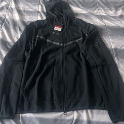 Nike tech size Large  (Brand New) 100$ 