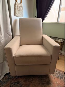 Davinci Piper 360° Swivel Rocker Recliner Chair