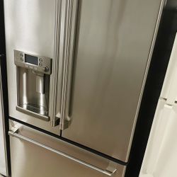 GE Stainless Steel Refrigerator 