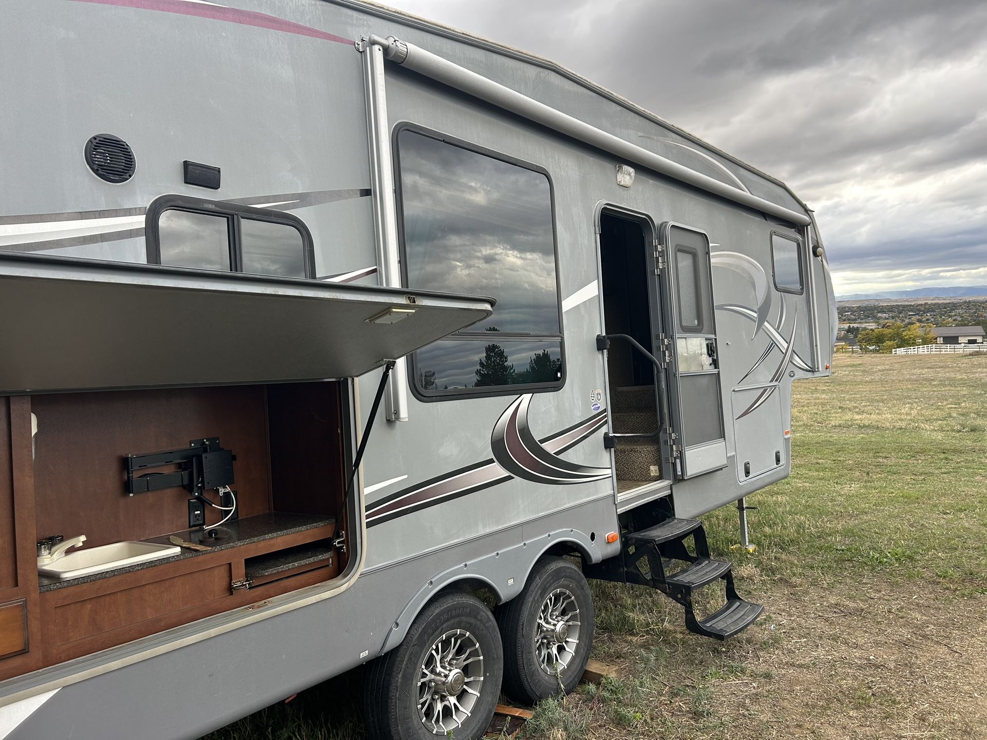 2013 Heartland Greystone model 30 CK