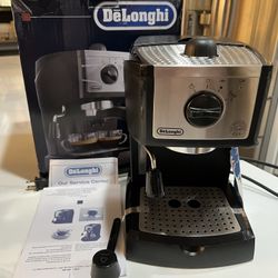 Delongui Bar Espresso and Capuccino machine