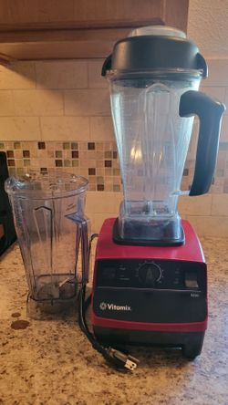 Red Vitamix VM0103