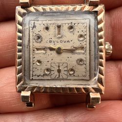 Vintage Bulova USA Square men Watch serviced.