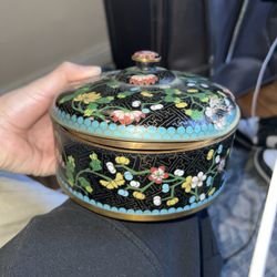 ATQ 1900s Chinese Hand Painted Enamel Metal Cloisonne Tea Box Lidded Jar