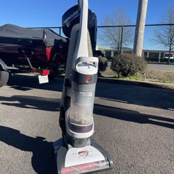 Hoover WindTunnel CordRewind Vacuum 