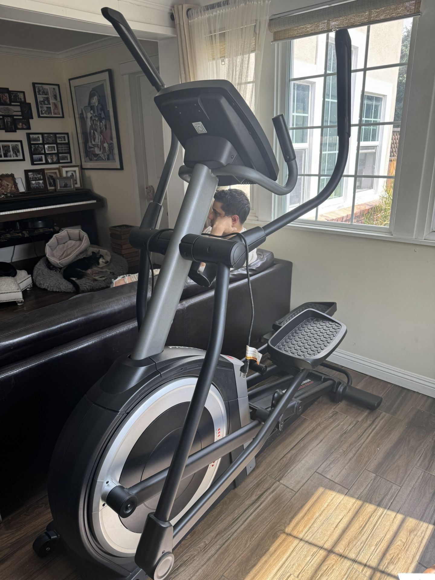 ProForm Elliptical Carbon E7 Smart HD Touchscreen iFit PFEL59920