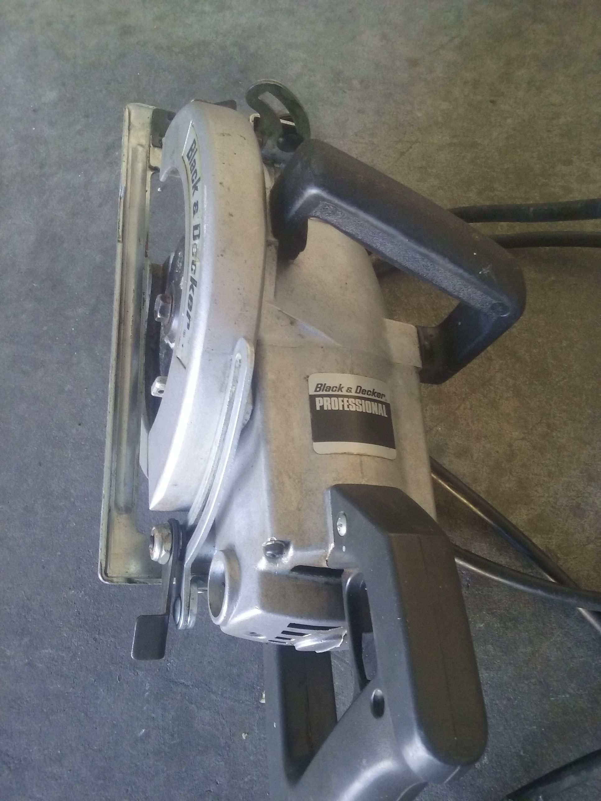 Black and Decker Professional 7 1/4 Worm Gear Circular Saw