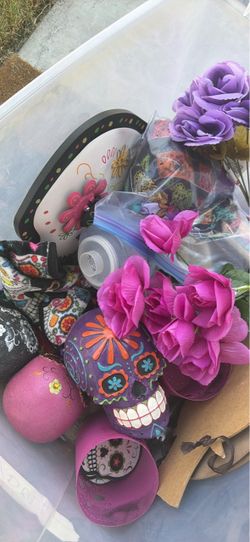 Random day of the dead decorations
