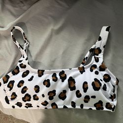 Leopard Print Bikini Top: L 
