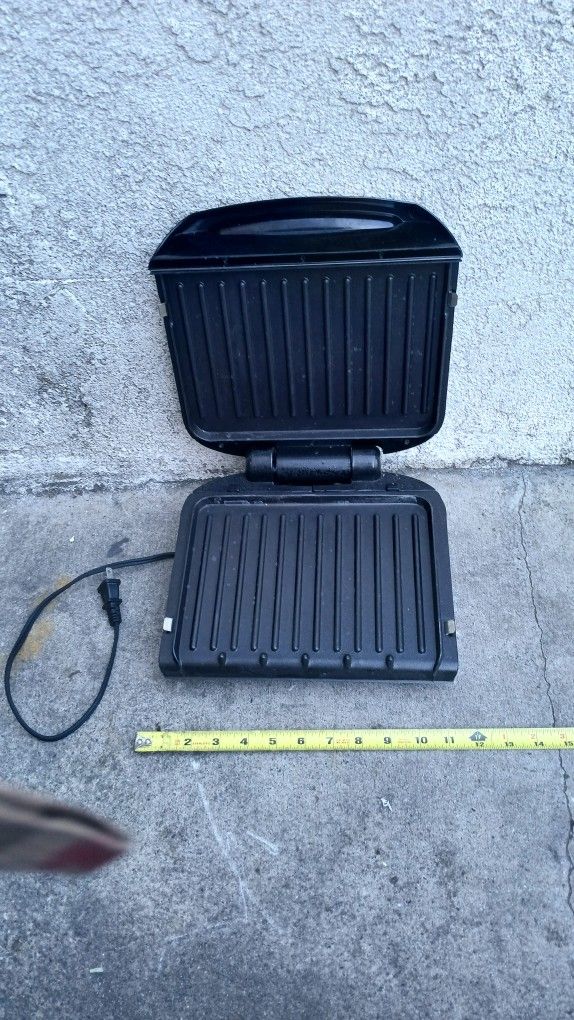 George Foreman 4-Serving Removable Plate Electric Grill and Panini Press
