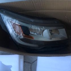 2016-2019 Explorer Passenger Headlight 