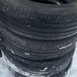 235/55/20 Michelin 
