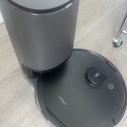 Ecovacs DEEBOT Robot Vacuum – Like New!