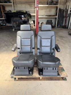 2015-2020 GMC YUKON XL / CHEVY SUBURBAN 2nd row Captain Seats / Chairs OEM