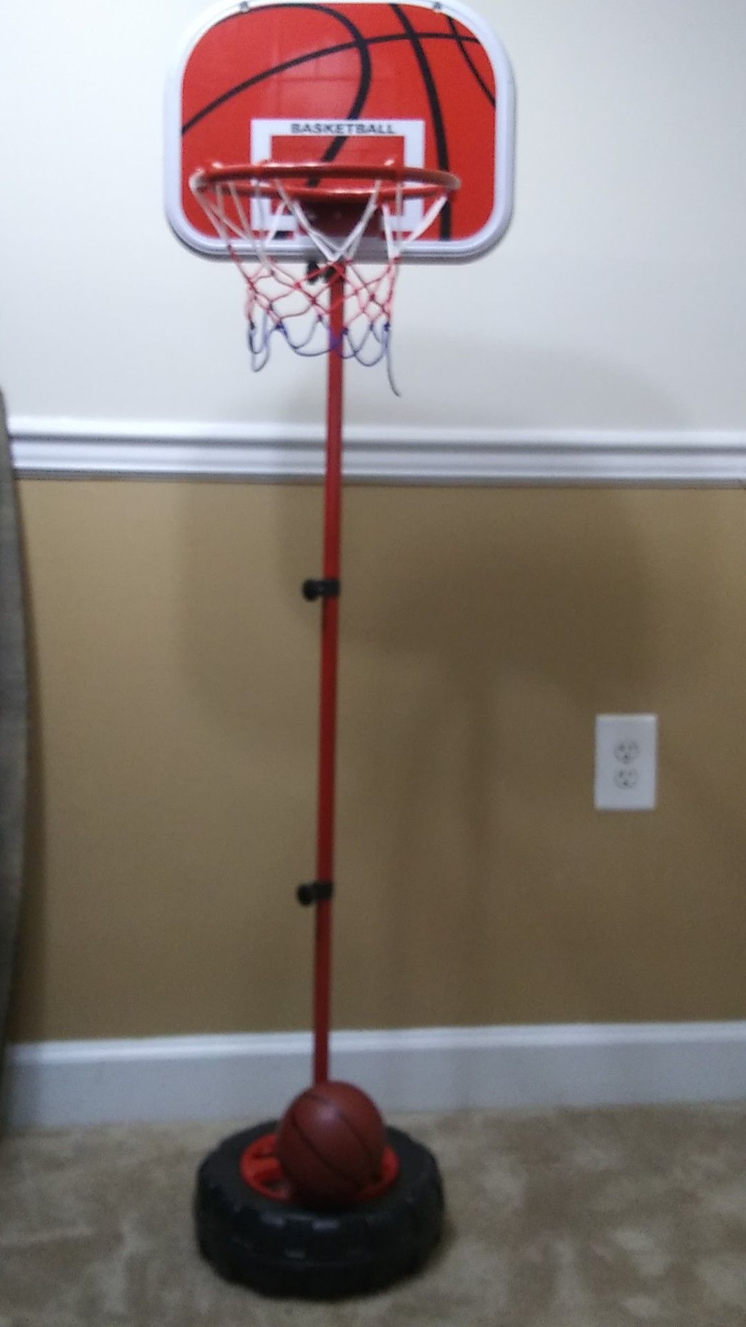 Kids basketball hoop and ball