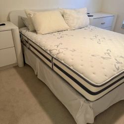 Like New Queen Size Beautyrest Recharge Luxury Mattress 