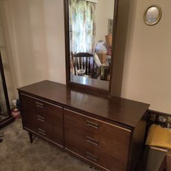 6 Drawer Dresser with Mirror 