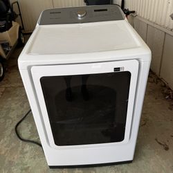 Electric Dryer Like New Samsung 6 Months Old