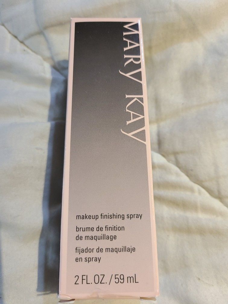 Mary Kay Makeup Finishing Spray 
