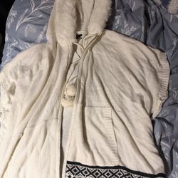 BCBG PONCHO Sweater Brand New 