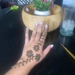 Free Henna For Tips Only!