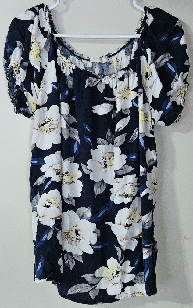 XL Women's Floral Lightweight Top