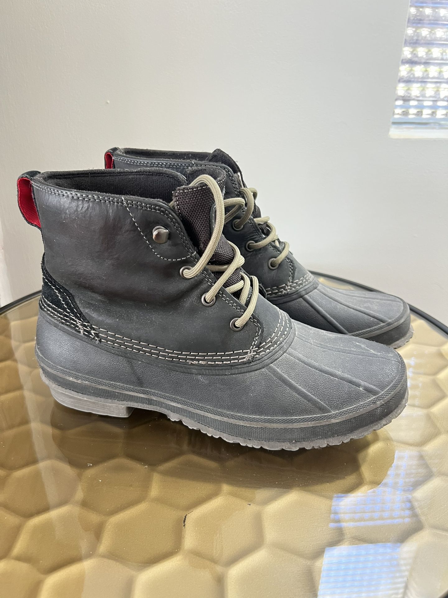 UGGS 
