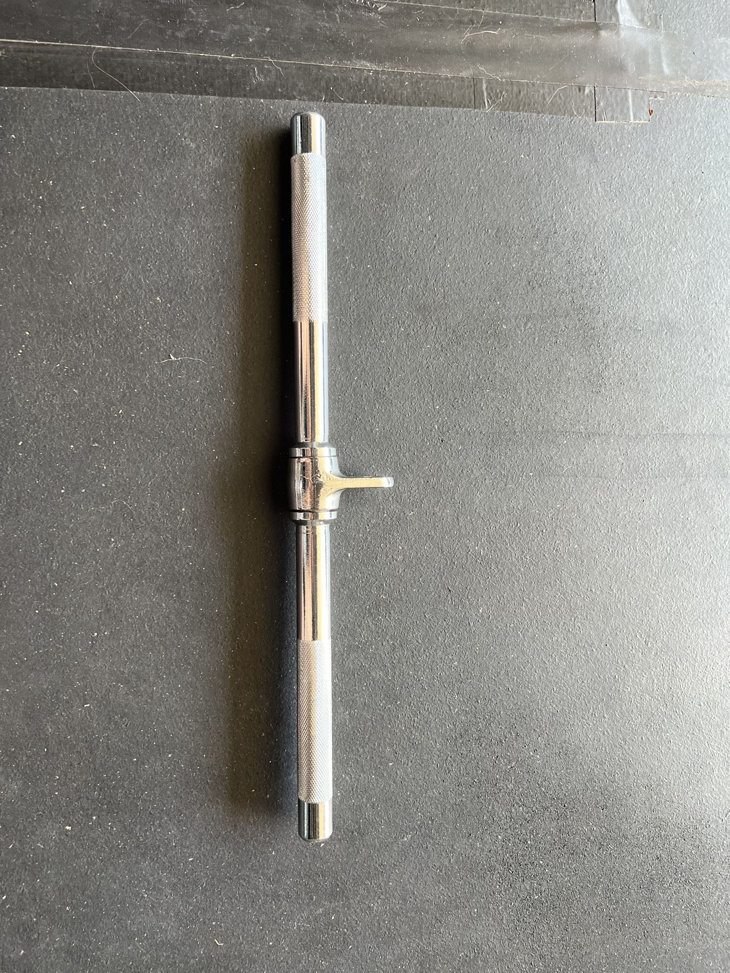 Short Lat Pull Bar
