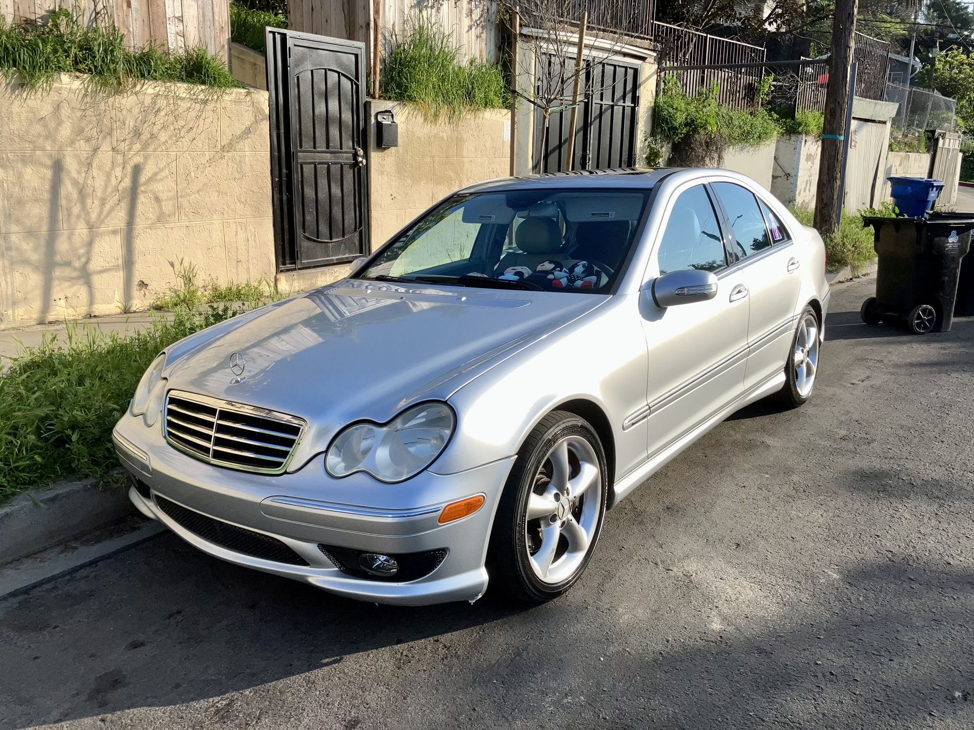 2006 Mercedes Benz(complete Parts Car)