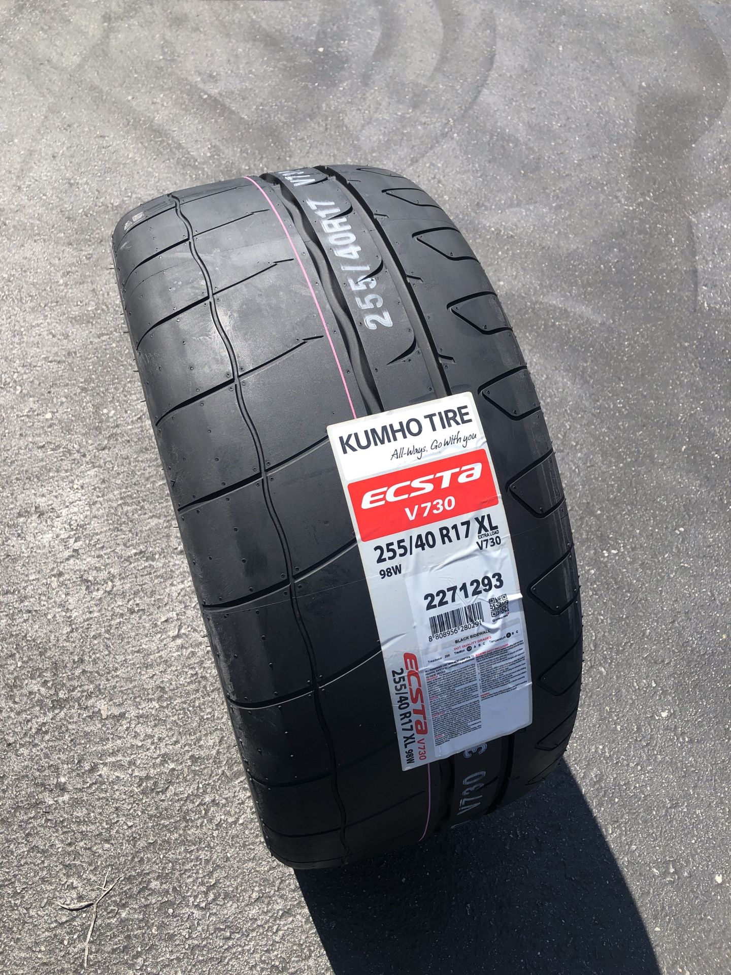 Kumho V730 255/40R17 255/40/17